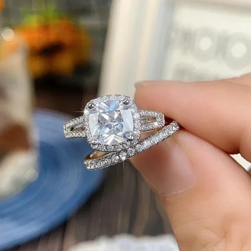 New Fashion Contracted Design 2Pcs Set Rings For Women  Color Sparkling Crystal Cubic Zirconia Wedding Party Jewelry