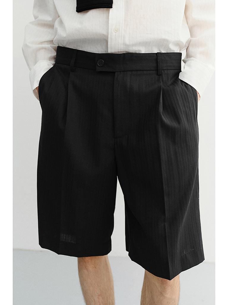 Deonseuteupomaen Pleated Bermuda Shorts_Udpa6B322_Black