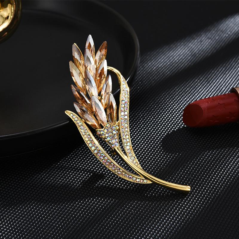 of New European and American French Style Crystal Harvest Wheat Ear Brooches, Fashionable High-end Corsage Clothing