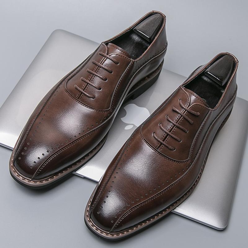 Fashion Designer New Men's Pointed Patchwork Brogues Oxford Shoes Gentleman Wedding Dress Homecoming Formal Wedding Footwear