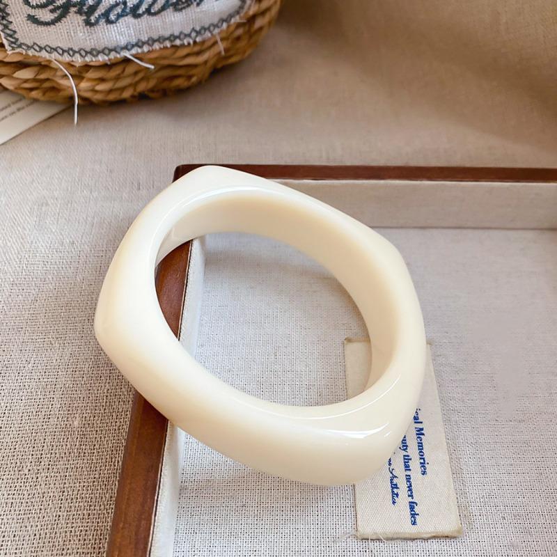Acrylic geometric twisted square bracelet stylish simple versatile bracelet niche design jewelry