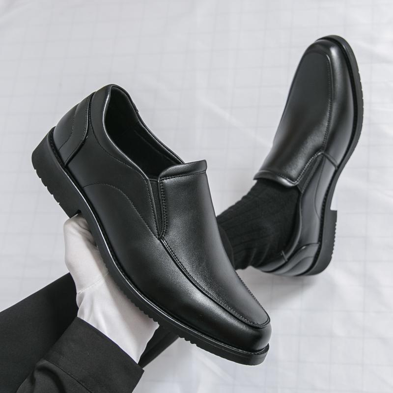 Fashion New Trend Men Leather Loafers Soft Soled Casual Shoes Outdoor Walking Shoes Comfortable Slip on Flats Driving Footwear Moccasins