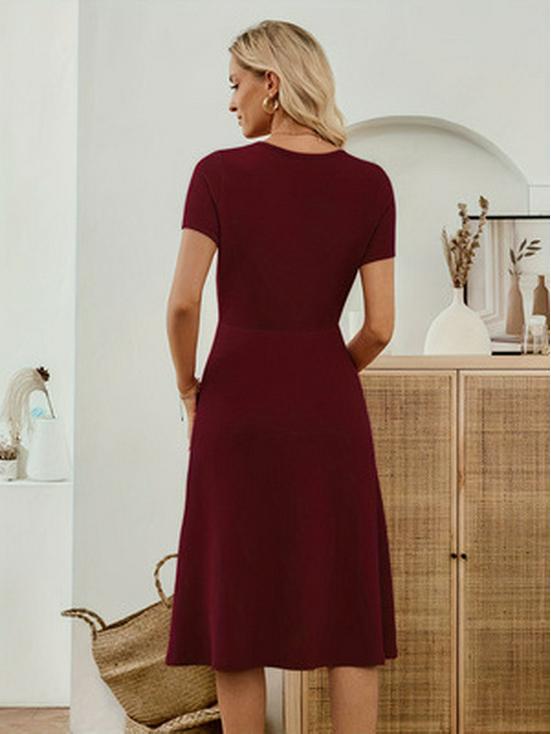 Women's Summer Solid Color Slim Fit Dress with Round Neck