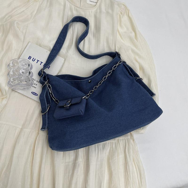 Сумка через плечо из денима — фото 14