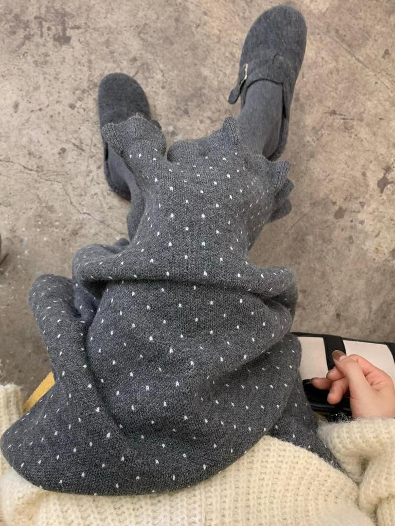 Women's Deep Gray Polka Dot Knit Midi Skirt with Ruffles, Perfect for Autumn and Winter, Straight Hip-Hugging Design with a Stylish Split.