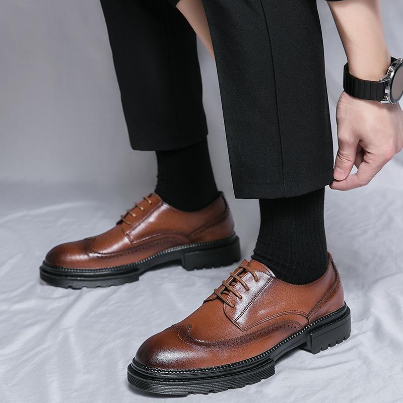 Jarní a podzimní značka Klasické boty Oxford Nové Pánské Retro Brogues Boty Šněrovací blok Business Svatební šaty Pánské společenské boty