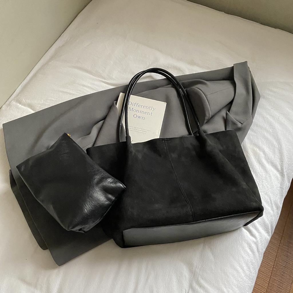Vintage suede shoulder bag, women's commute to work, high-end sense, large-capacity portable tote bag, letter bag.