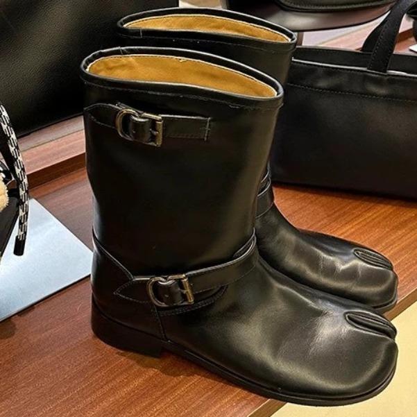 

Autumn New Medium Tube One-word Buckle Split-toe Women s Boots Korean Version of Versatile Boots 40