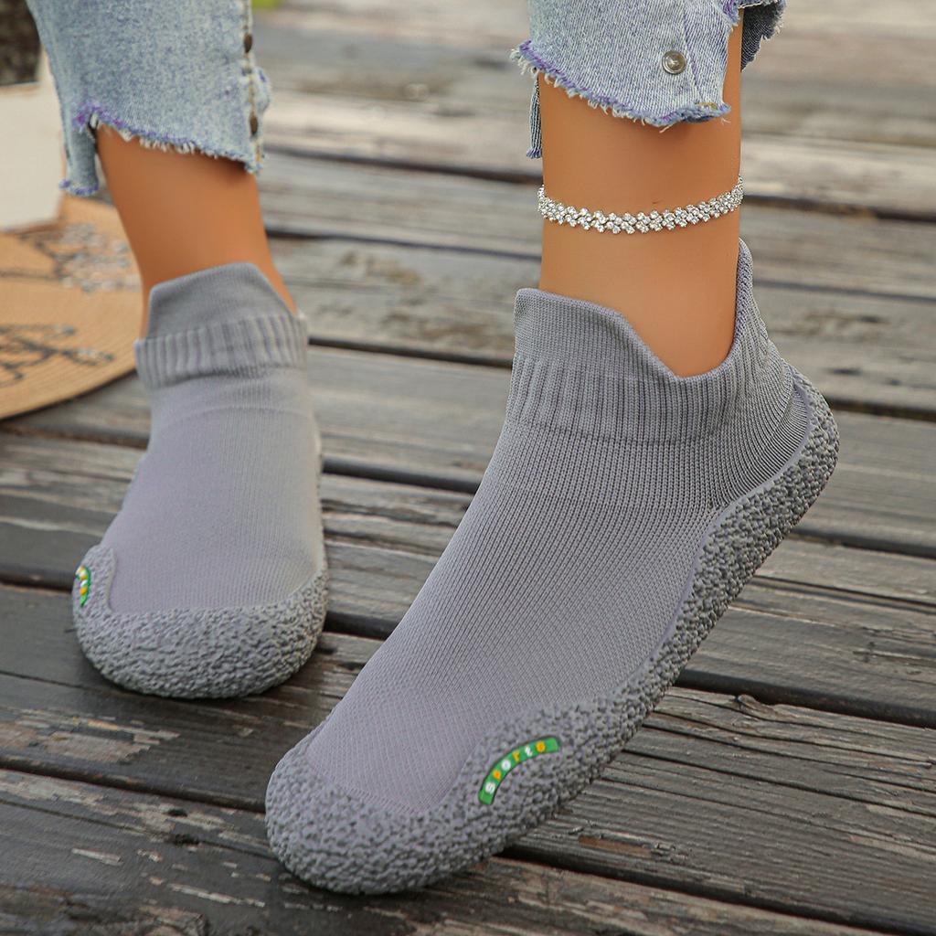 Autumn and winter new knitted women's shoes light and comfortable solid color women's shoes daily casual versatile style