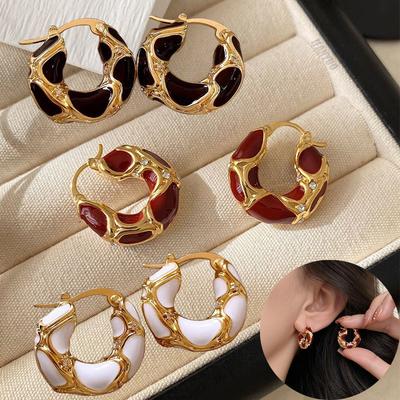 Französische Vintage Emaille Farbe Metalltextur Ohrringe für Damen Trendiger Goldbeschichteter Statement Kleiner Creolen Ohrbügel Kreativer Schmuck