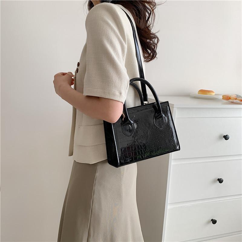 Chic Vintage Small Handbag For Women 2023 Summer Stylish Shoulder And Crossbody Bag Trendy Square Purse