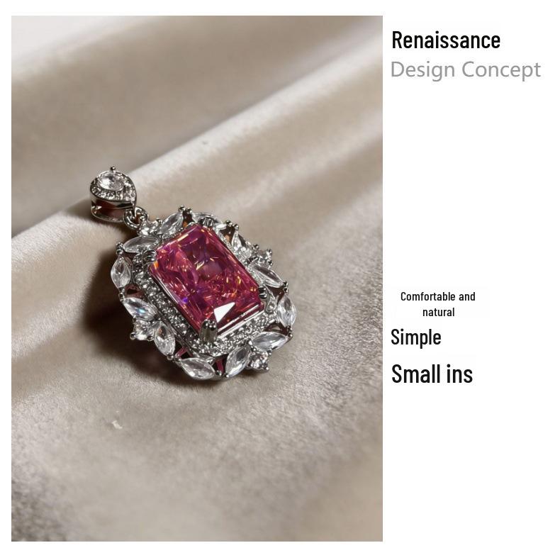 Gesi'en Luxury Ice Flower Pendant with Inlaid Pink Zircon