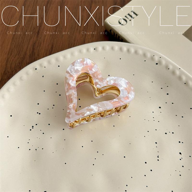 High-End Women's Heart-Shaped Hair Claw - Small Elegant Half-Up Clip for High Ponytails, 2024 Fashion Accessory