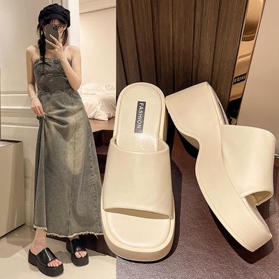 Internet Celebrity Ins Style Black Thick Bottom Heightening Slippers Women's Summer Wear 2025 New High-end Cool Slippers Batch