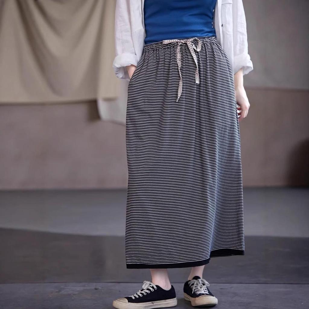 Artistic Retro Black Knit Midi Skirt with Soft Elastic Waist