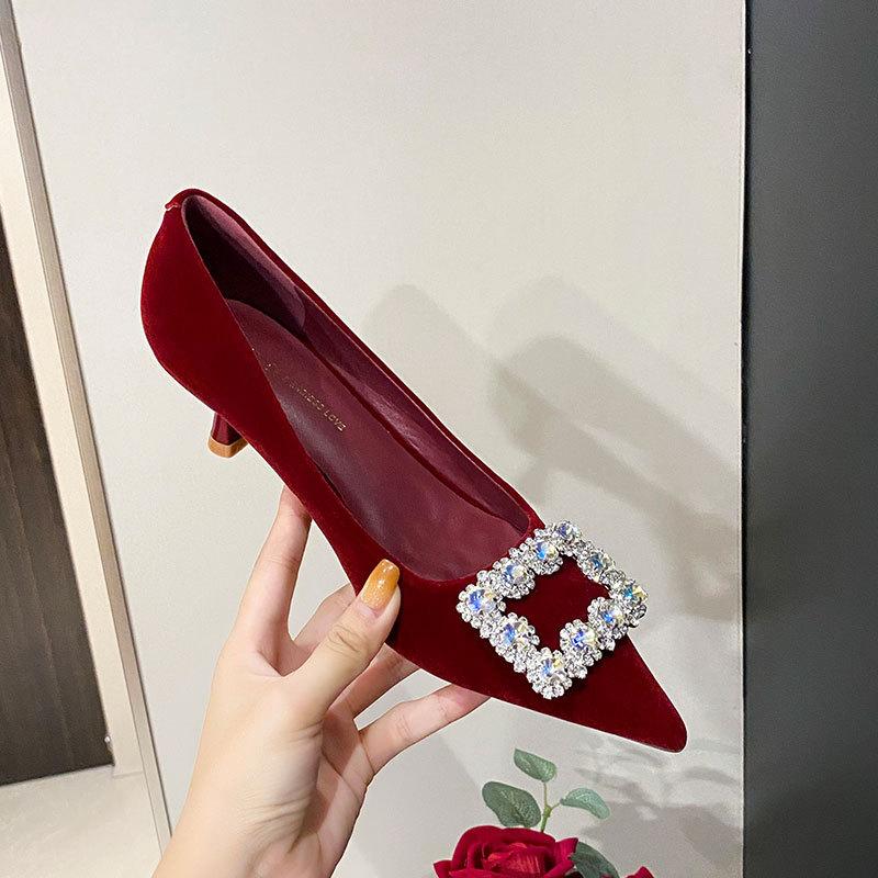 Source wedding shoes women's 2025 new Xiuhe bride shoes thin heel red high heels suede rhinestone pointed single shoes