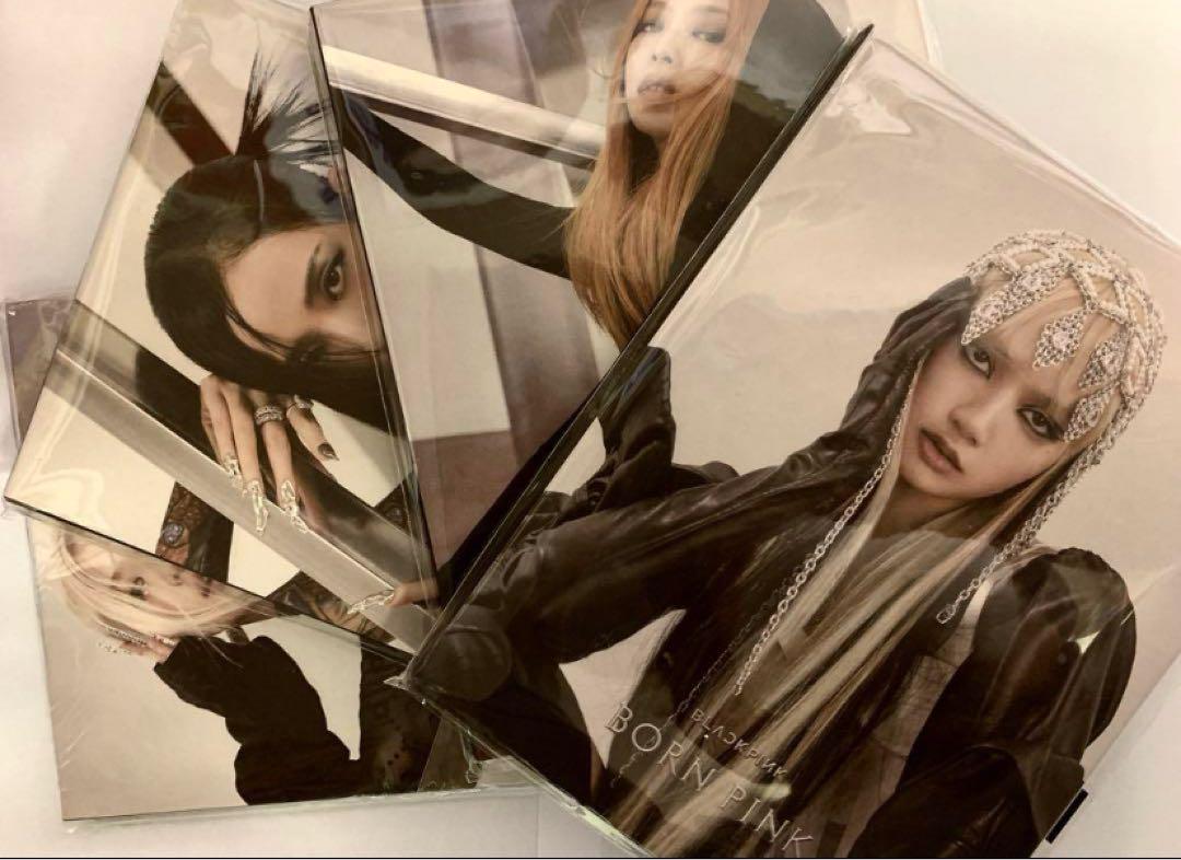 

[USED] BLACKPINK BORN PINK 2ND FULL ALBUM 4 pieces set