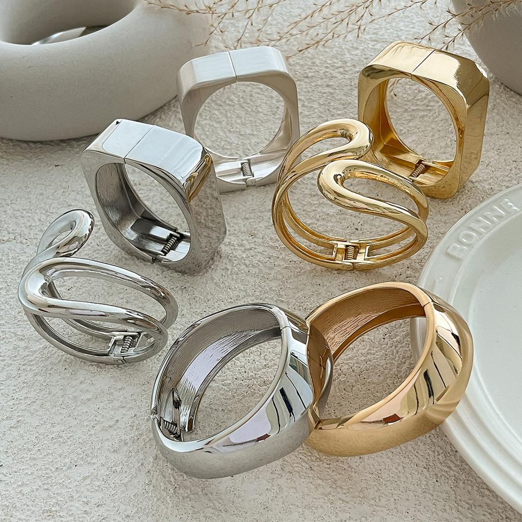Ingemark Punk Vintage Geometrico Heavy Metal Bracciali a Molla per Donne Hip Hop Colore Oro Braccialetti a Bracciale Aperto Gioielli per Coppia Uomini