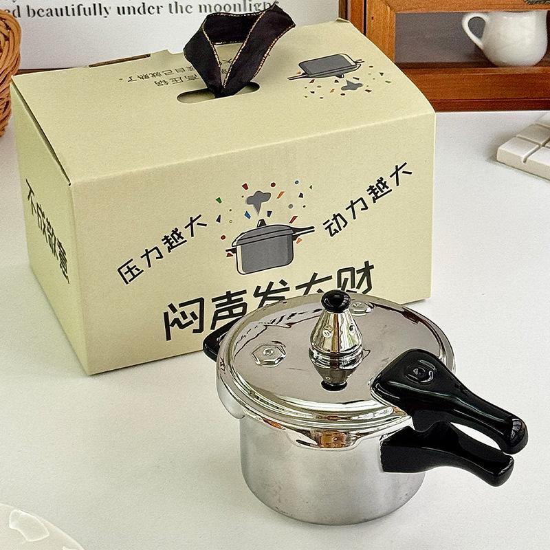 

Мила міні-керамічна кружка-скороварка з кришкою, дивна чашка для води, цінний подарунок на день народження для хлопчиків і дівчаток 401-500ml