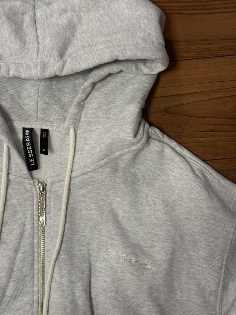 [USED] LE SSERAFIM ZIP-UP HOODIE