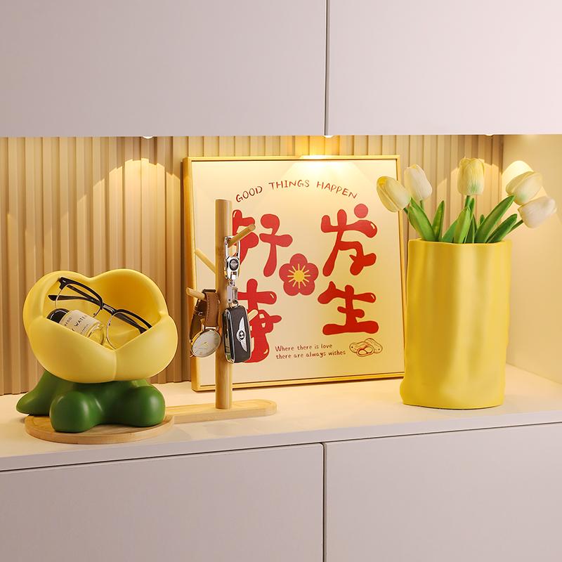 Creative and Cute Tulip Key Storage Foyer Decoration Living Room Desktop Home Decor Housewarming Gift