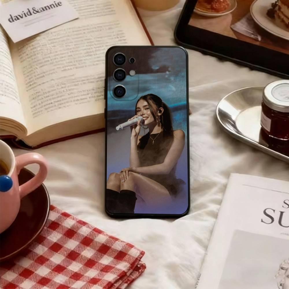 Madison Beer Singer Phone Case For Samsung S25,S24,S21,S22,S23,S30,Ultra,S20,Plus,Fe,Soft Black Cover