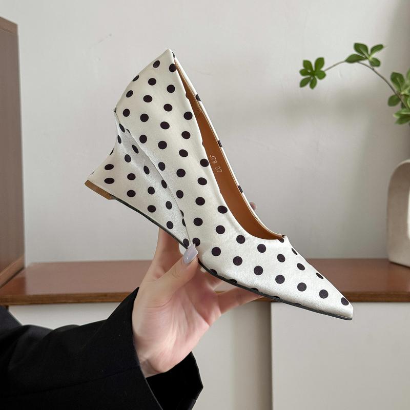 Slip-on Wedge Single Shoes for Women 2026 Spring and Autumn New Pointed Toe Shallow Mouth Low-top Shoes