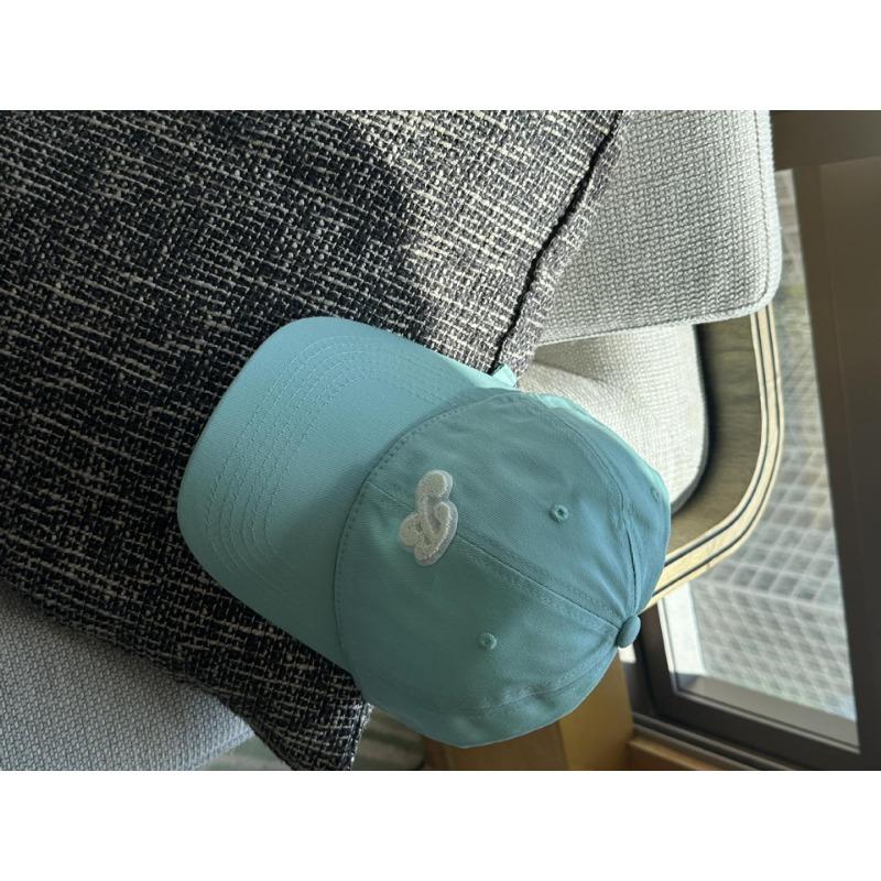 New Dopamine colored Fashion Letter Baseball Hat for Women with Versatile Face Small Curved Brim Baseball Hat for Students