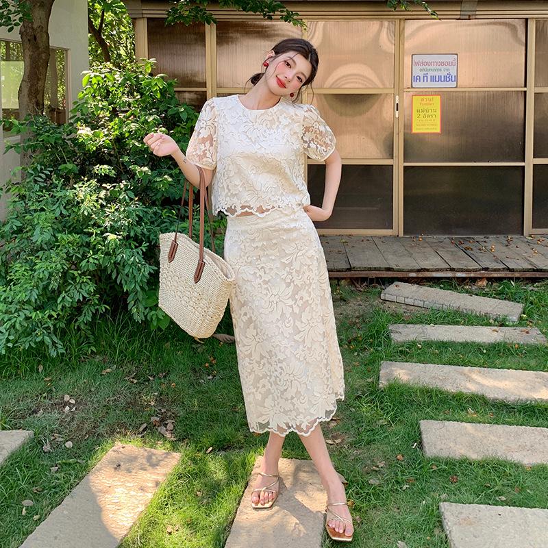 

Embroidered Lace Top & Skirt Two-Piece Set S абрикосовый