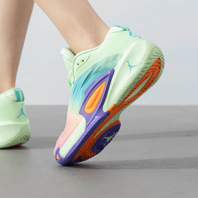 Air Jordan Luka 3 'Vapor Green' Grade School Kids' Performance Basketball Shoes HQ4920-300