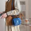 Damsväska 2 ny liten fyrkantig väska moderiktig och söt nylonhandväska axelväska