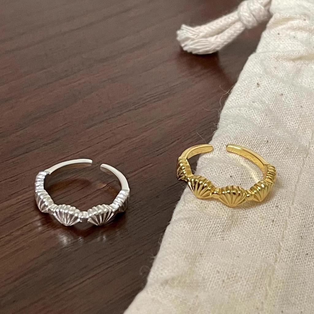 Elegant Adjustable Open Shell Ring: Versatile and Trendy Fashion Accessory for Women