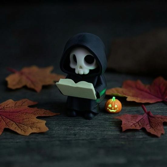 Durable 3D Print Skull Dark Style Halloween Ornament, Mini Printed Hooded Black And White Decor Compact Exquisite Details Sculpture, for Desk
