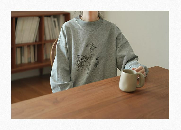 Women's Gray Loose Fit Printed Sweatshirt - Round Neck, Long Sleeve, Drop Shoulder, Versatile Pullover