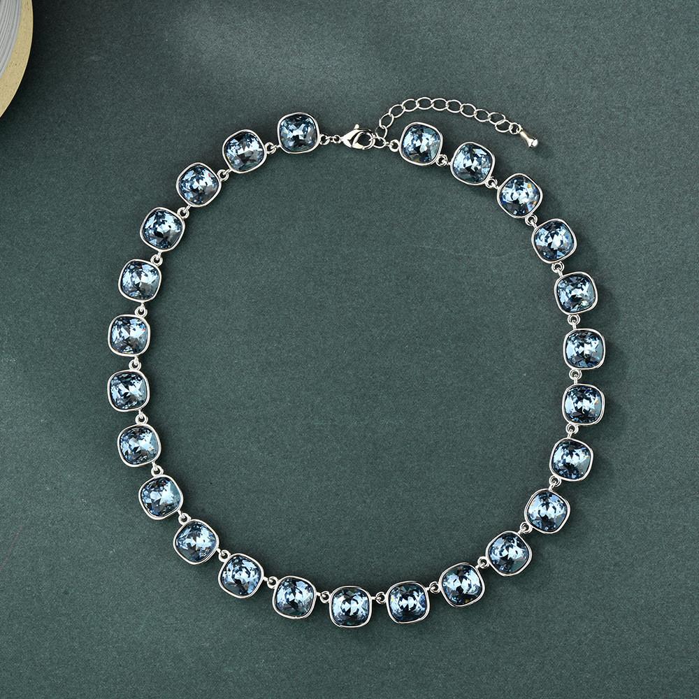 

Exquisite Handcrafted Geometric Choker Necklace For Women With Colorful Crystal Accents серый