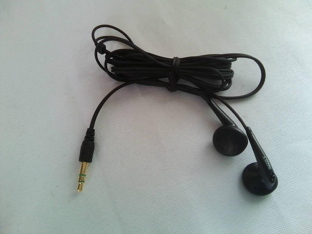 SONY MDR-E0921 Earphones Long Cable Unused