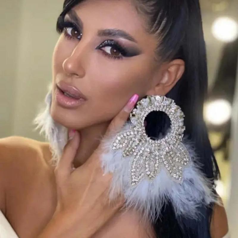 

Exaggerated Feather Earrings, High-end Sense Diamond-set Fringed Earrings, Catwalk Accessories, Women s Earrings золотой