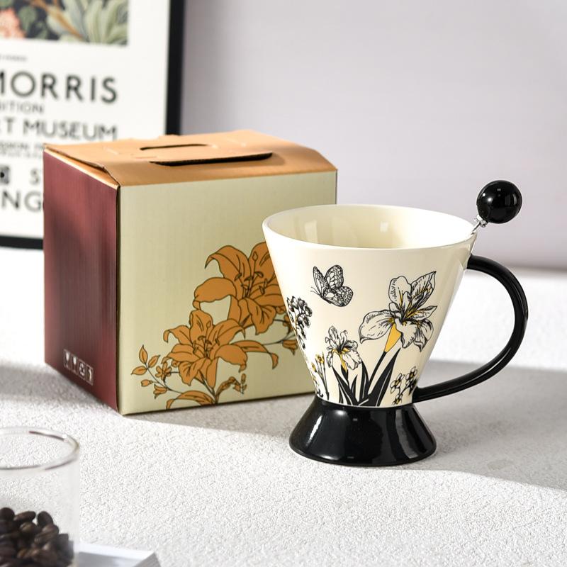 Retro Ceramic Coffee Cup with Spoon Afternoon Tea Cup for Ladies' Personal High End Feel Light Luxury and High Quality Souvenir