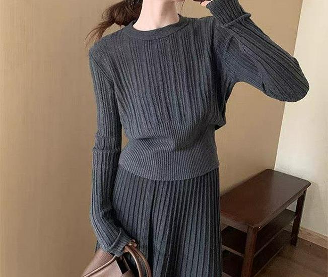 Women's Gray Knit Slimming Sweater & Skirt Set - Long Sleeve, Round Neck, Perfect for Autumn/Winter.