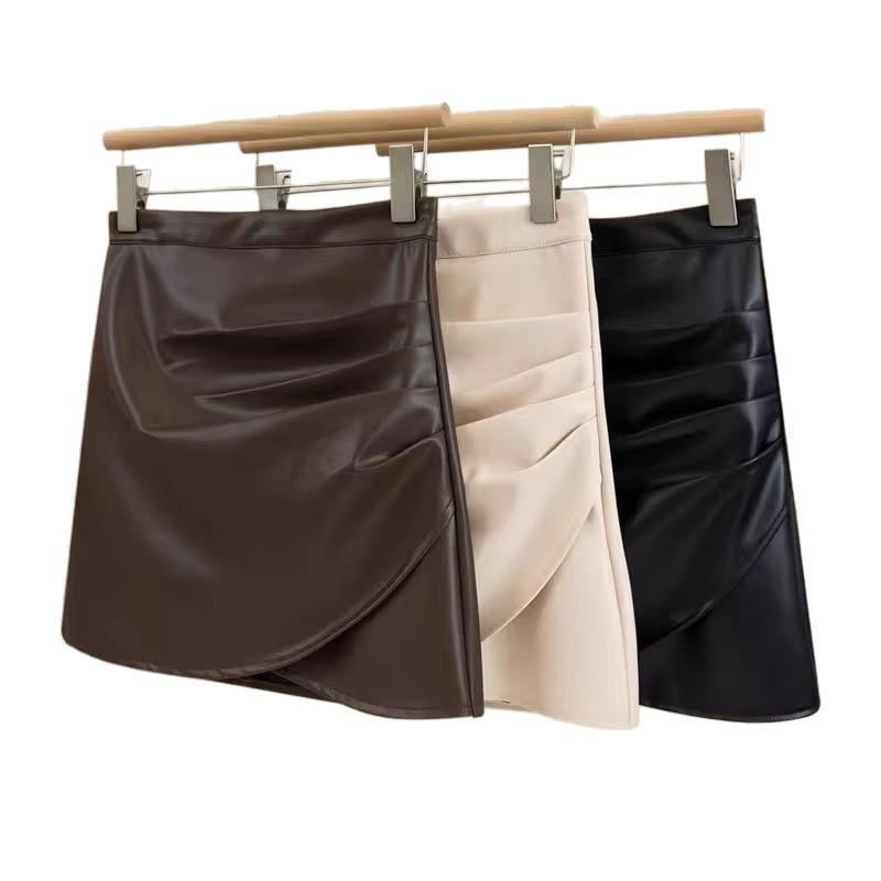 Women's High-Waist Black Pleated Leather Mini Skirt - Plus Size, A-Line, Anti-Exposure, Perfect for Spring/Autumn