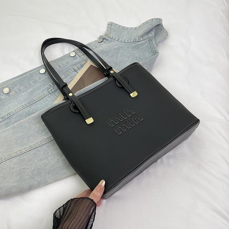 

2025 autumn new handbag bag women s large-capacity shoulder bag tote bag commuter bag portable underarm bag tide чёрный