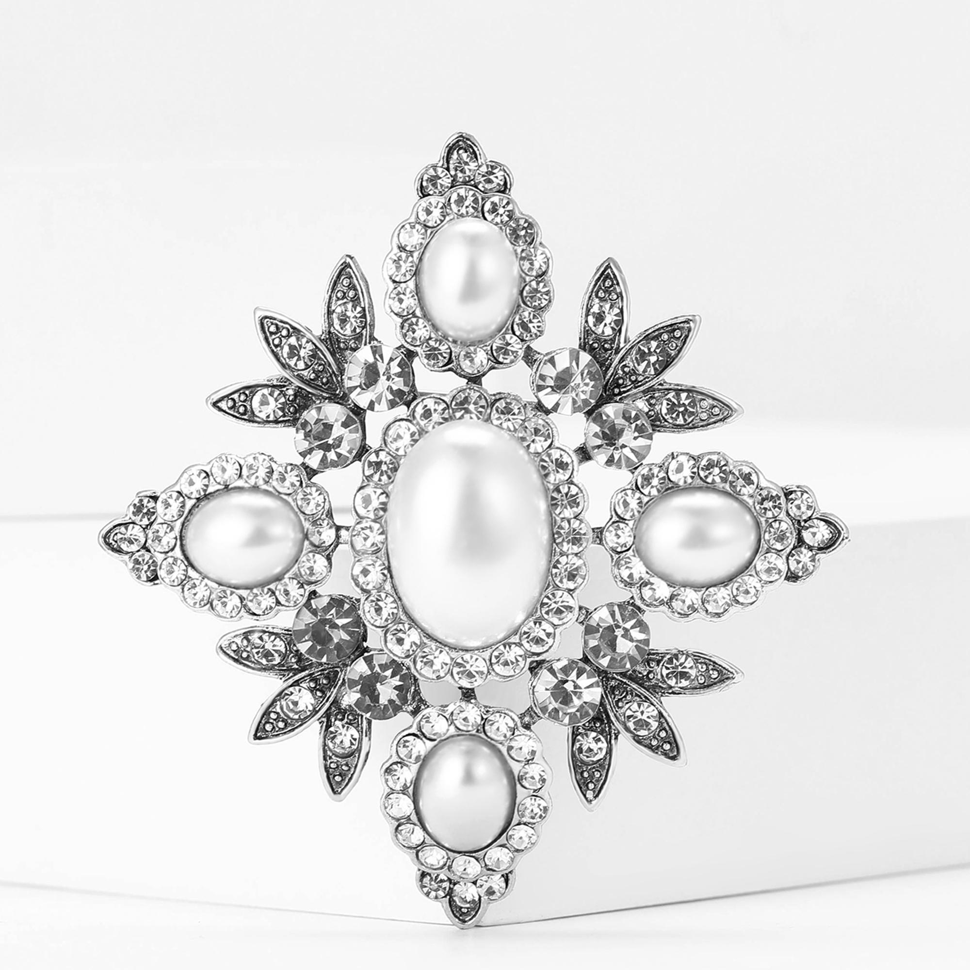 

Vintage Rhinestone Cross Baroque Brooches for Women Unisex Pearl Court Pins Event Funny Luxury Gifts New Year Friends Decoration