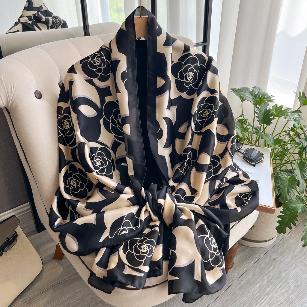 2025 Fashion Print Large Shawl Wraps Silk Scarf Women Luxury Brand Satin Headband Hijab Bandana Turban Foulard Summer Beach