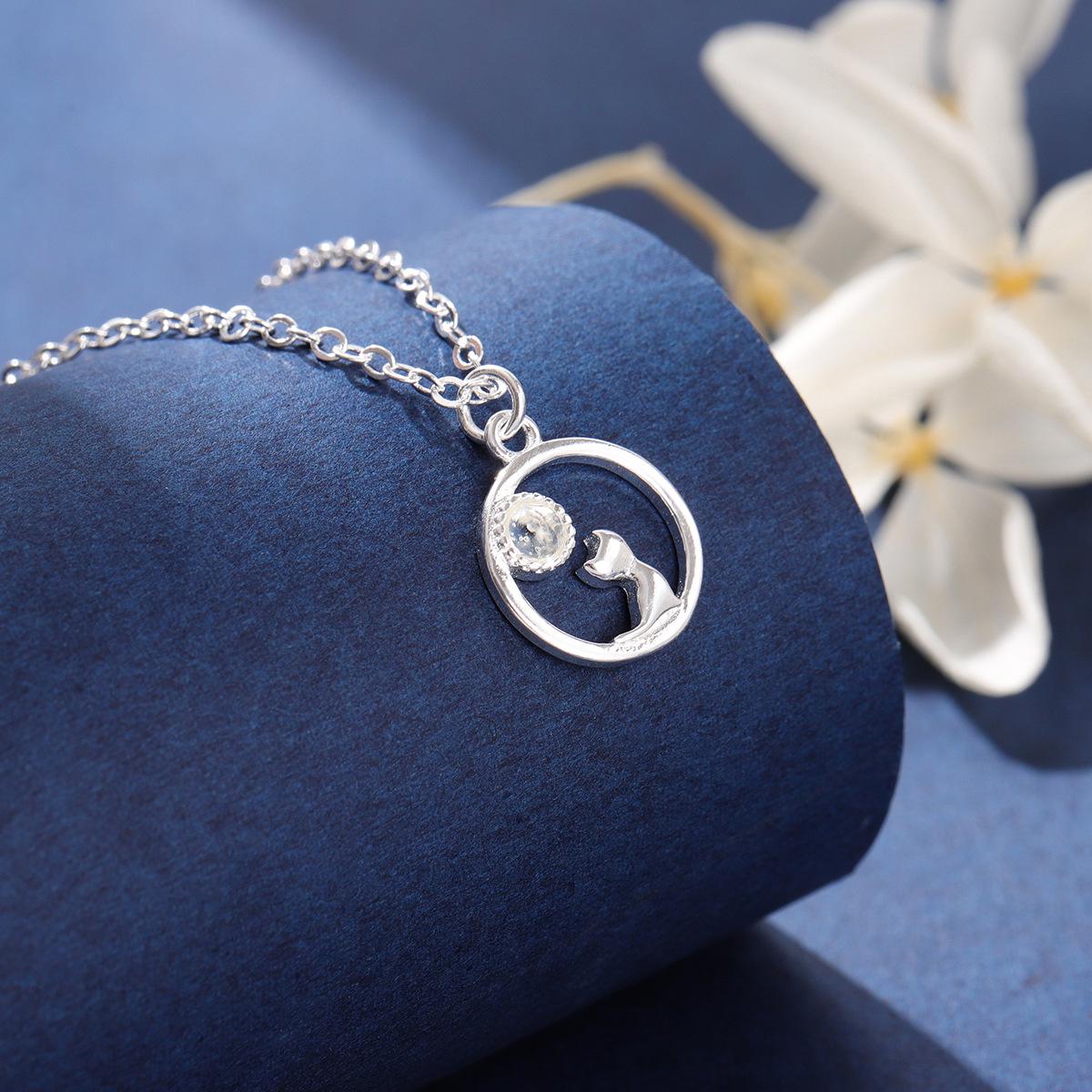 

Cute Kitten Moon Pendant Necklace for Women