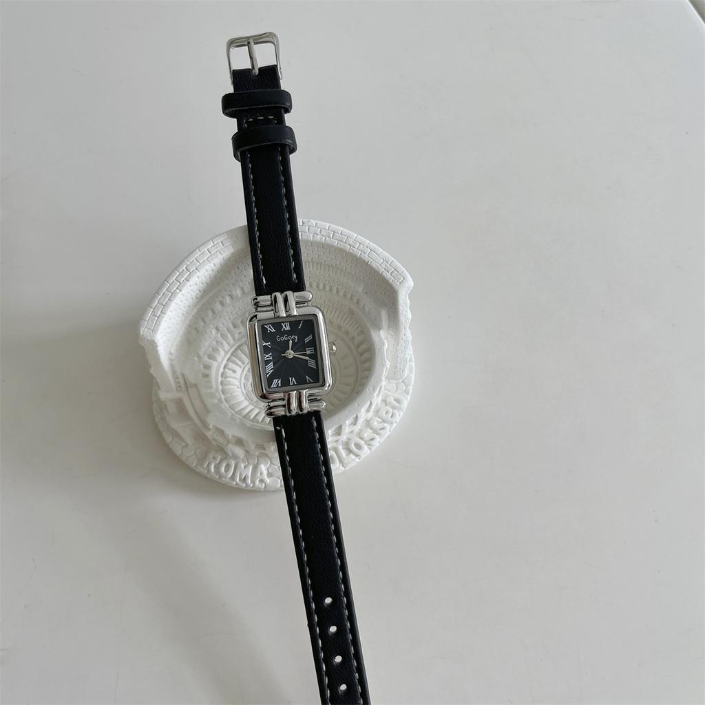 Fashion Small Square Watch Simple Roman Scale Retro Exquisite Small And Versatile Sugar Cube Medieval Watch Women