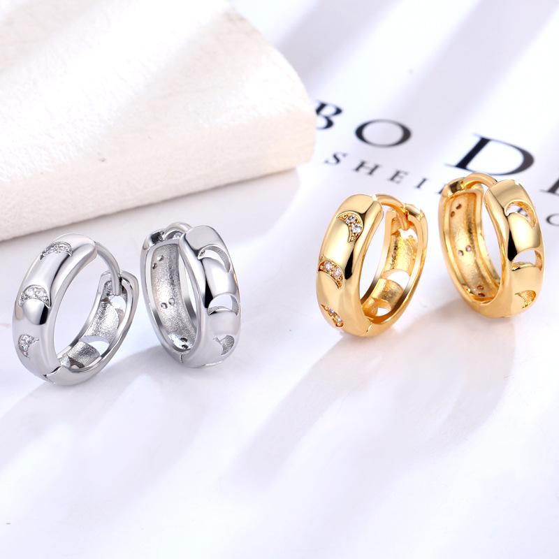

Elegant European & American Style Earrings: Minimalist Texture Hoops & Clips for Women