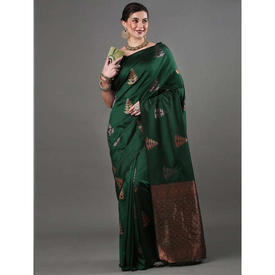 Der wunderschöne Saree ist elegant mit wunderschönem, festem Jacquard-Gewebe verziert, das dem Outfit einen perfekten Look verleiht.