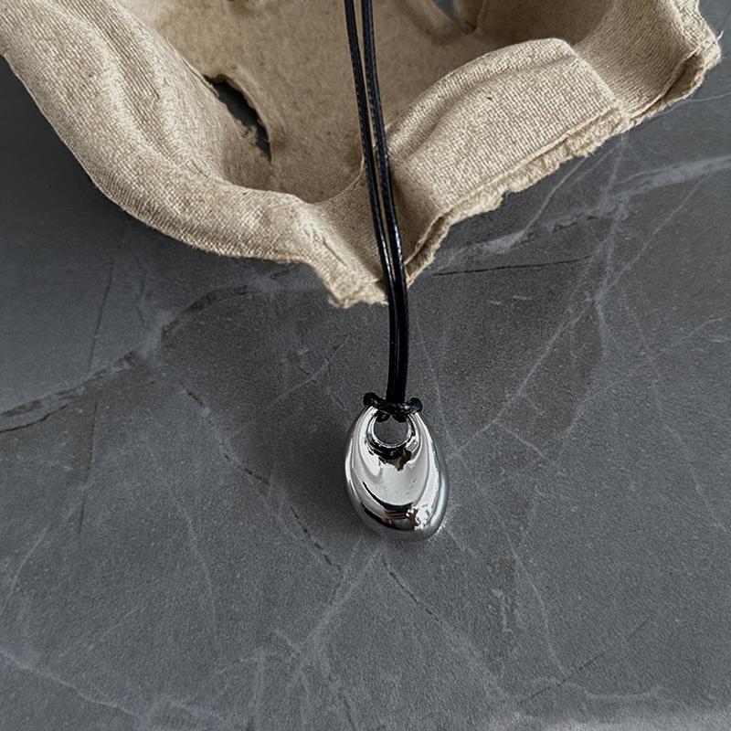 

Ретро, ​​легке, розкішне, довге шкіряне намисто з мотузки для жінок, дівчат, універсальна нестандартна підвіска, светр, ланцюжок, ювелірні вироби, аксесуари, подарунок as the picture