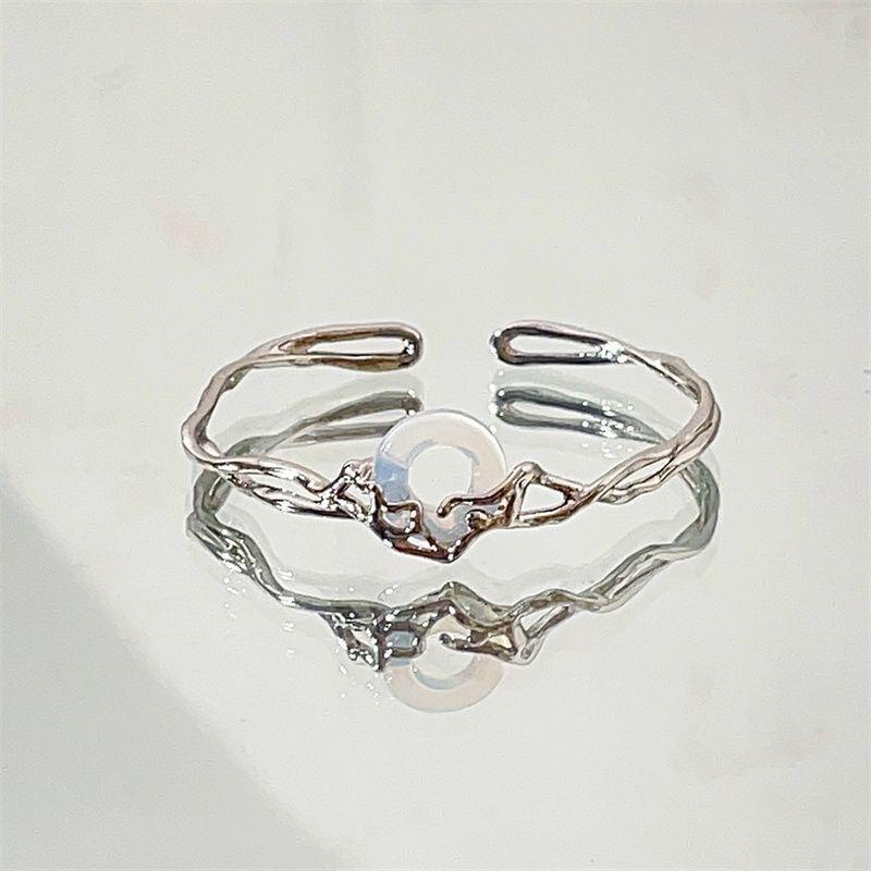 Chinese hollow round safety buckle irregular bracelet bracelet cold national style national tide temperament advanced niche design