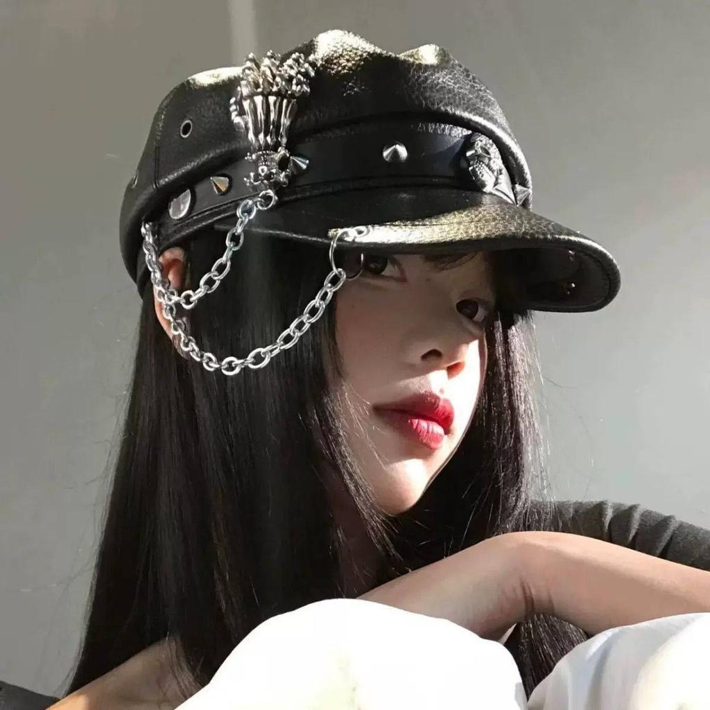 Dark Rivet Skull Chain Leather Abby Beret Female Punk Gothic Hats Spice Girl Painter Hat Versatile Winter Hat